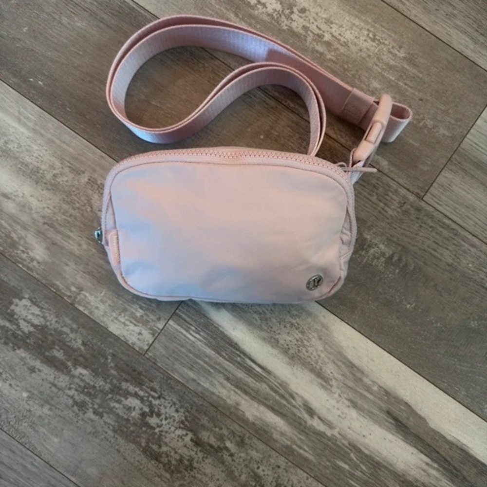 lululemon athletica Blush Pink Compact Crossbody Bag - Picture 2 of 5
